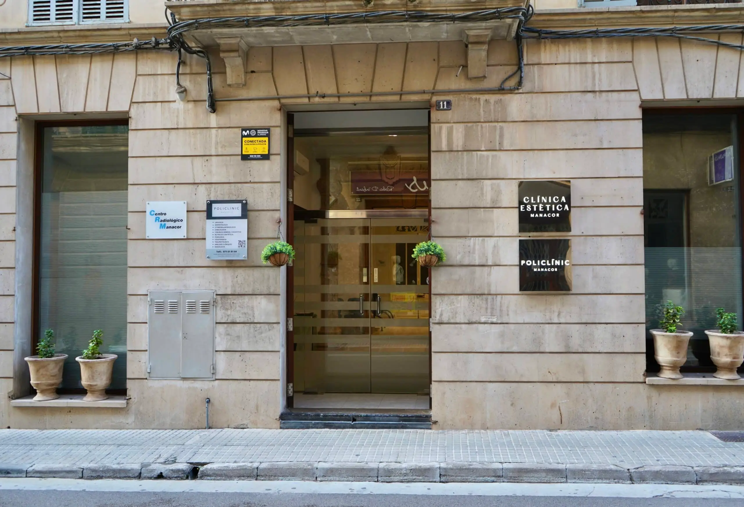 Fachada del edificio de Clínica Estética Manacor en Carrer de Pius XII, 11